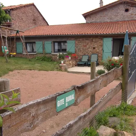 De Campagne Avec Animaux Acceptes Pres De Roanne Neulise